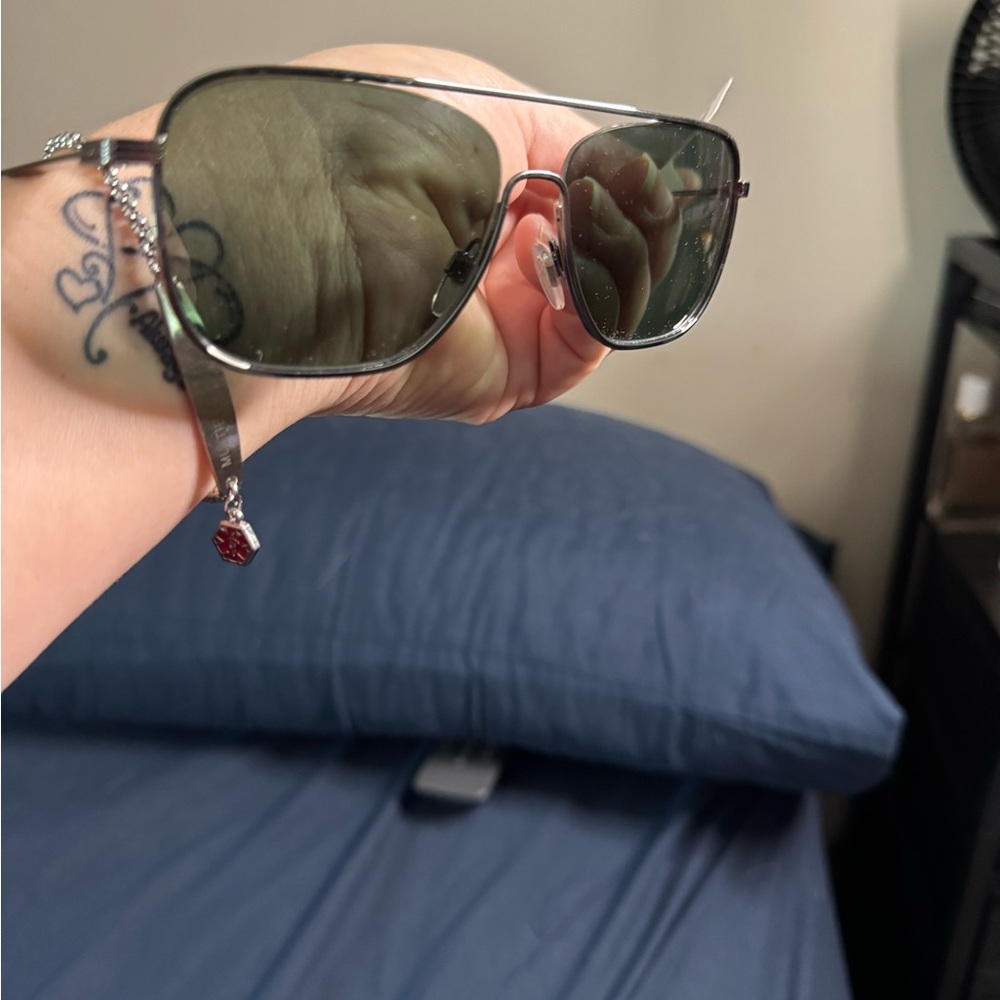 NWT Burberry Aviator Sunglasses NWT